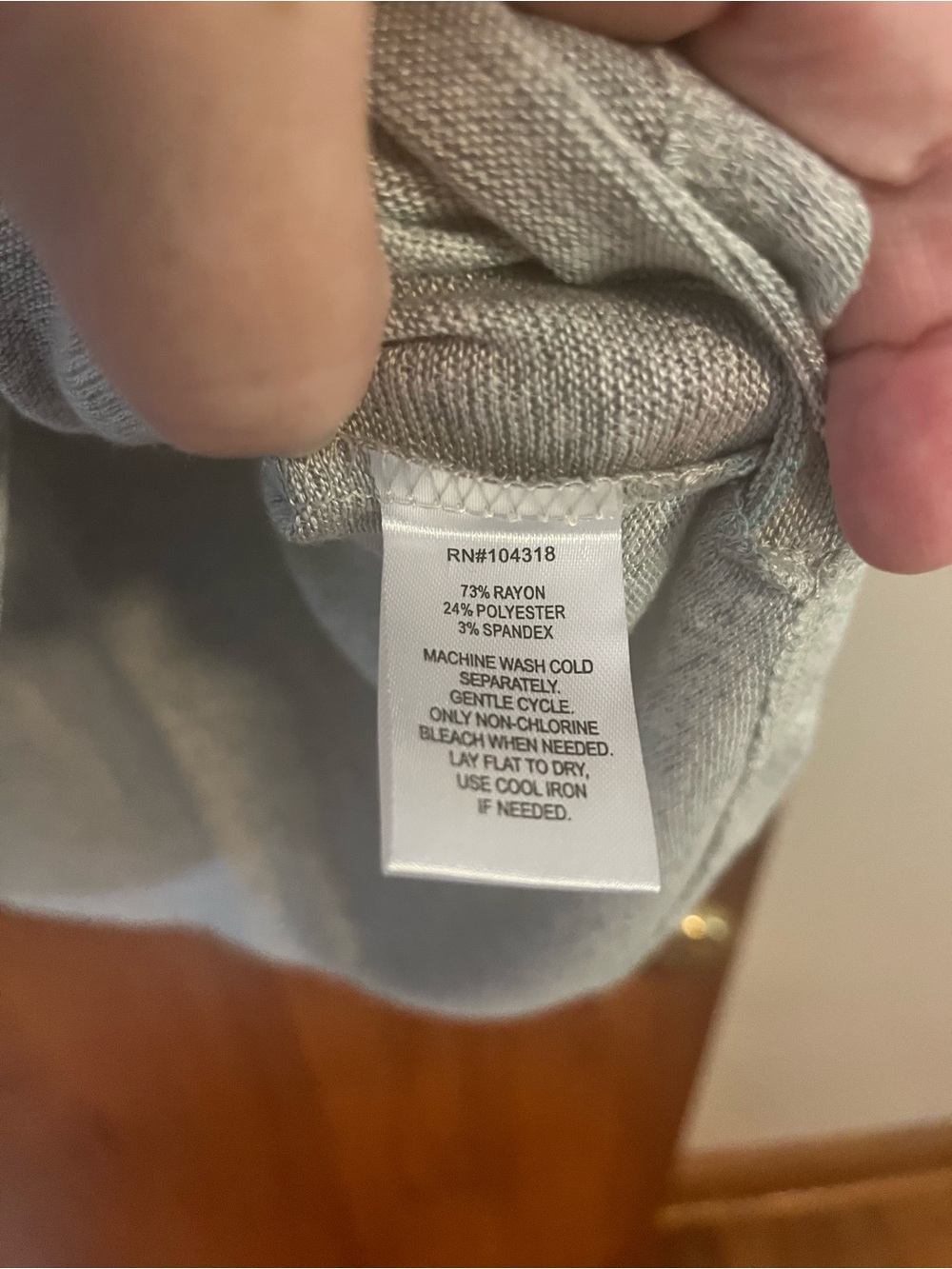 Planet Gold Light Grey V-Neck Knit Top NWT 1x - Picture 4 of 5